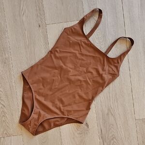 Babaton Square Neckline Bodysuit, Small